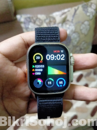 Smart watch full box with 7 belts(new condition)